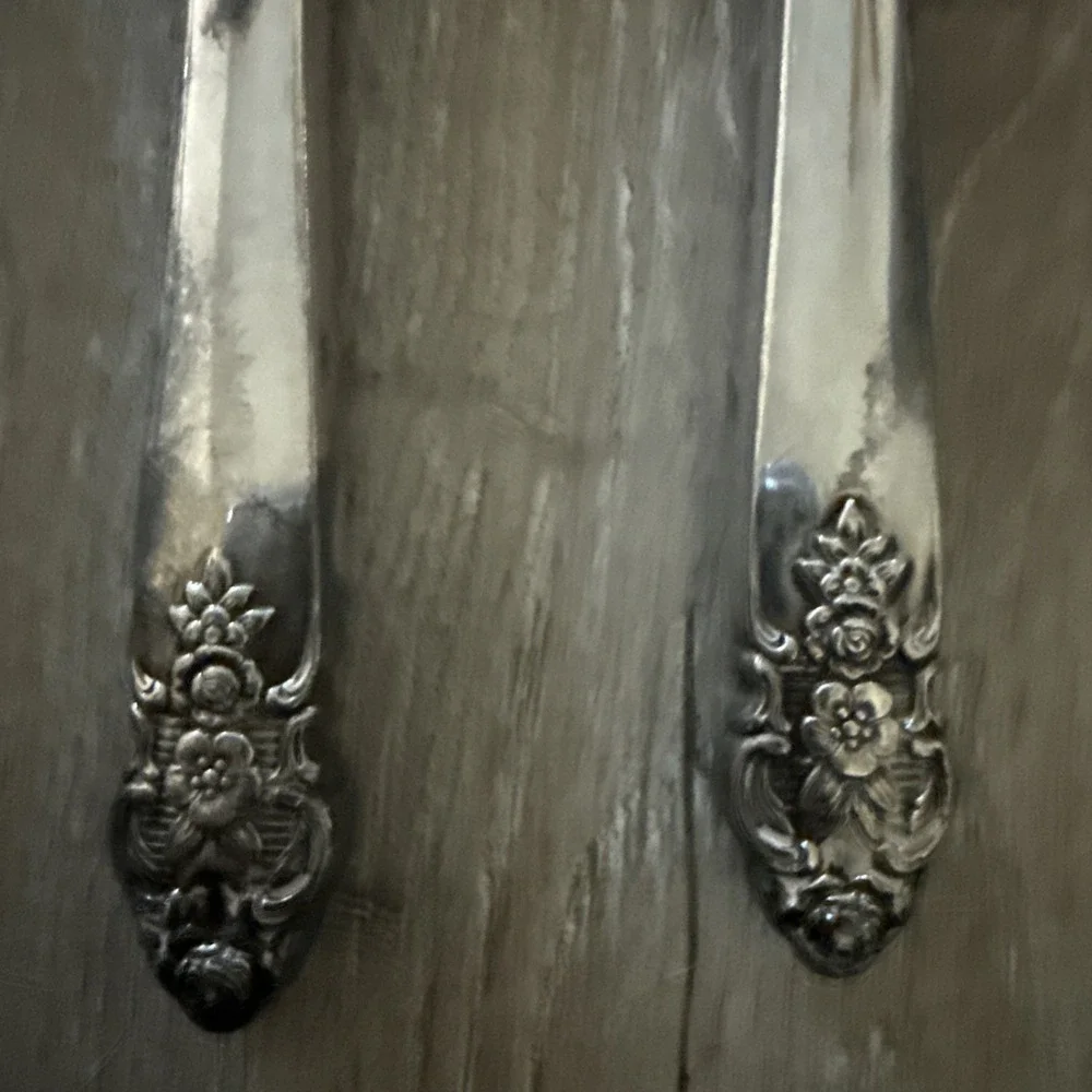 Set of 8 Oneida DISTINCTION‎ Serving Pieces Silver Plate Prestige 1951 Flatware
